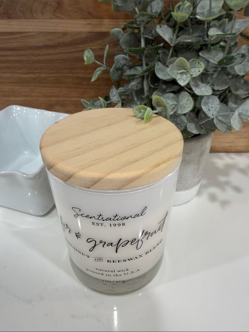Scentsational Grapefruit Candle with Wood Lid — White